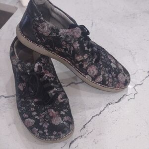 Alegria Black Floral Lace-Up Sneakers With Black Velvet Shoe Laces Size 40